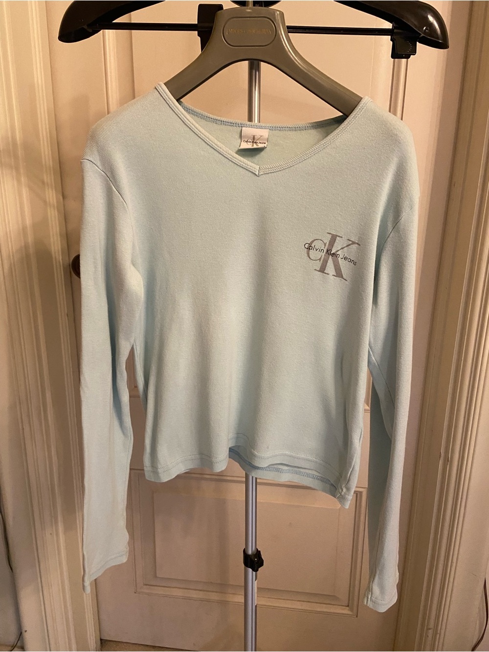 Calvin Klein Light Blue V-Neck Logo T-shirt size M